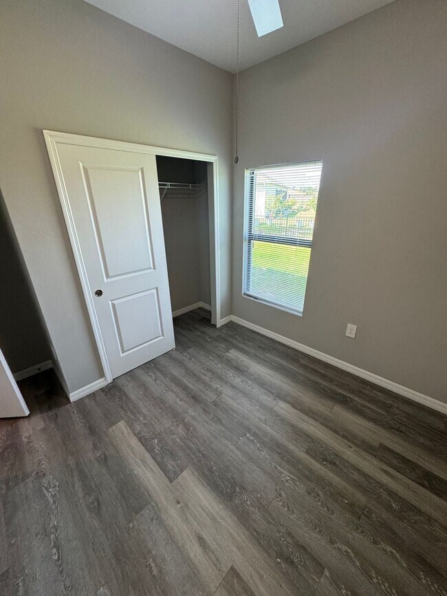 Building Photo - 1153 Oceanic Rd