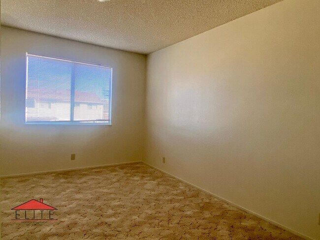 Building Photo - 649 E Ridgecrest Blvd