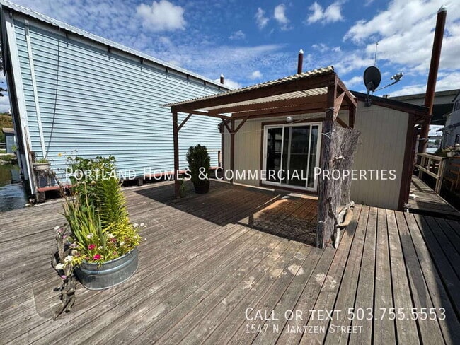 Building Photo - 1547 N Jantzen St