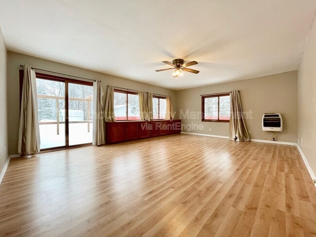 Building Photo - 1054 Royal Oak St SW