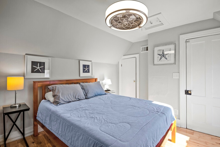 Building Photo - 87 Pleasant St