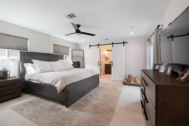 Building Photo - 5000 Lansing Dr