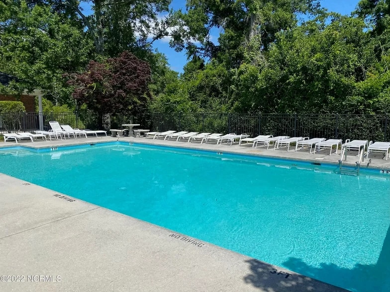 Building Photo - 5006 Carleton Dr