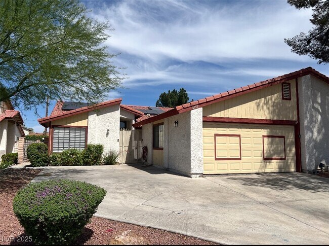 Primary Photo - 5242 Dickens Dr