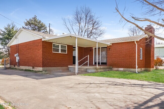Building Photo - 9412 Titan Dr
