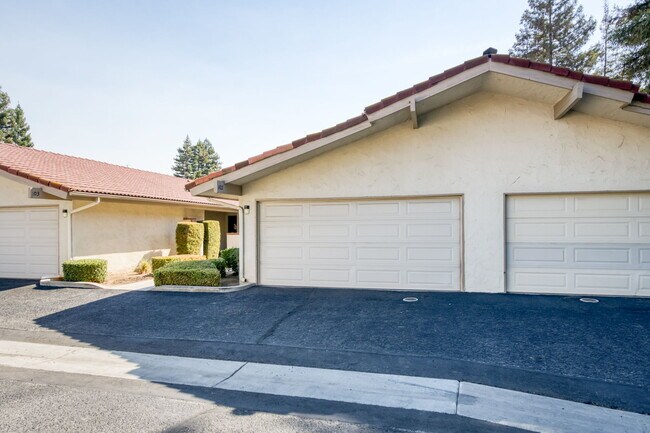 Building Photo - 1538 W Herndon Ave