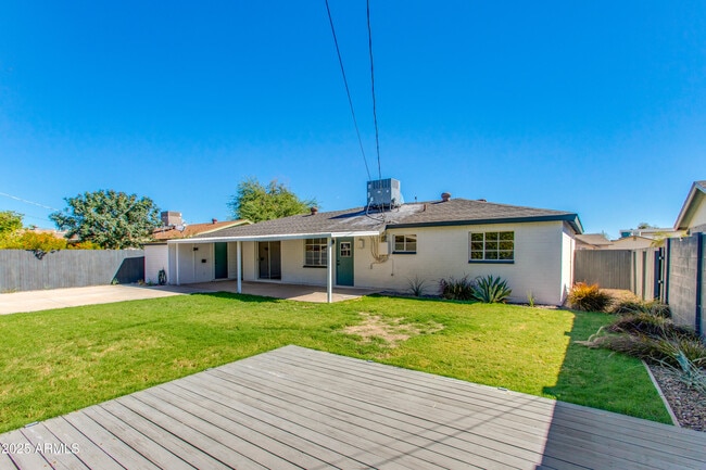 Building Photo - 1812 S Shafer Dr