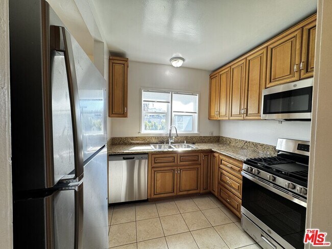 Building Photo - 1246 Edris Dr
