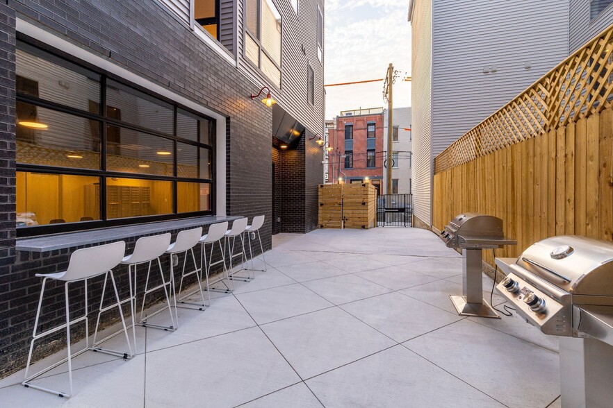 Building Photo - 629 W Girard Ave