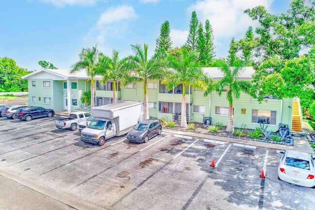 Building Photo - 1329 Drew St