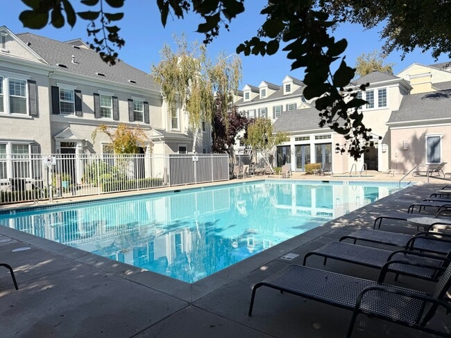 Building Photo - Perfect Shape Dublin Ranch Village Propert...