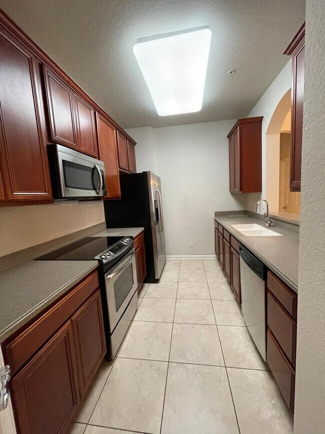 Building Photo - 3338 Robert Trent Jones Dr