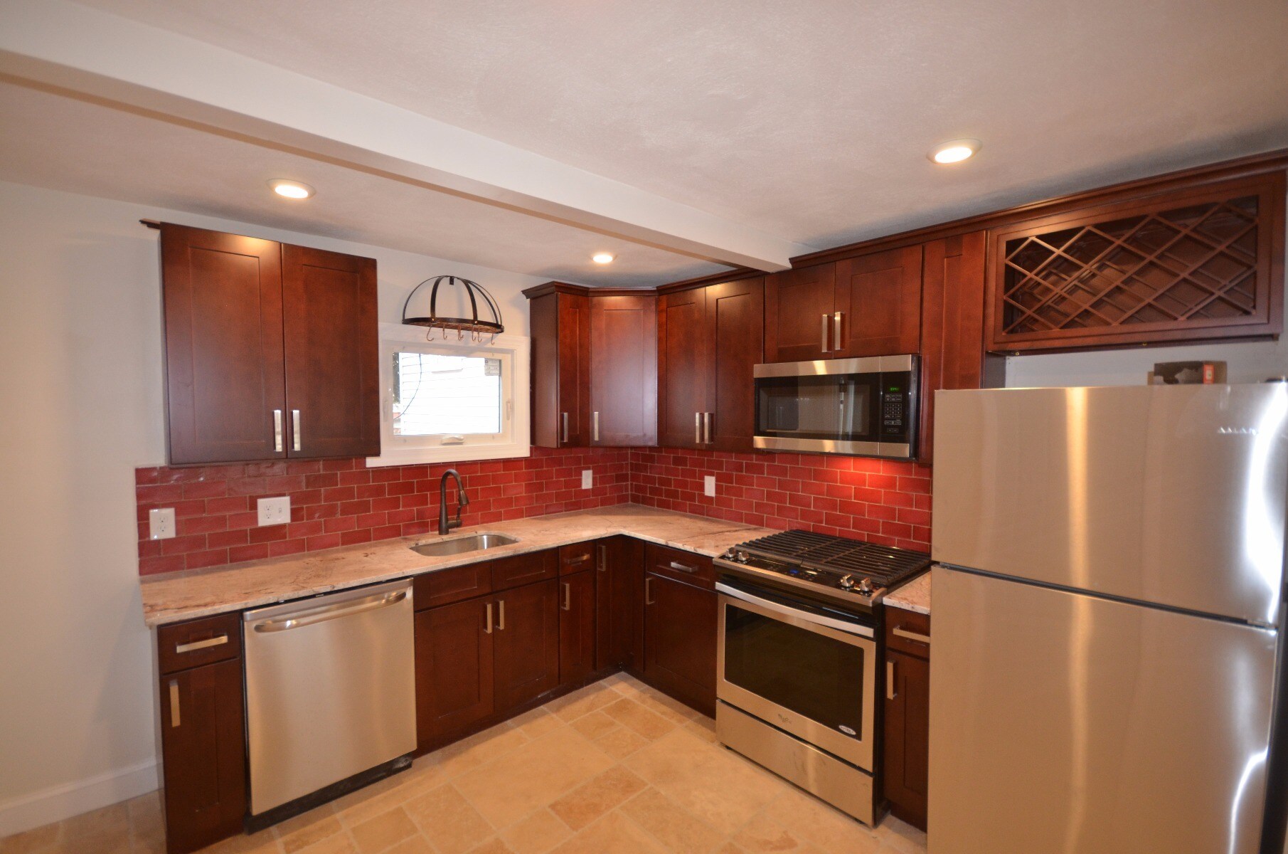 Building Photo - 130 Brooks St