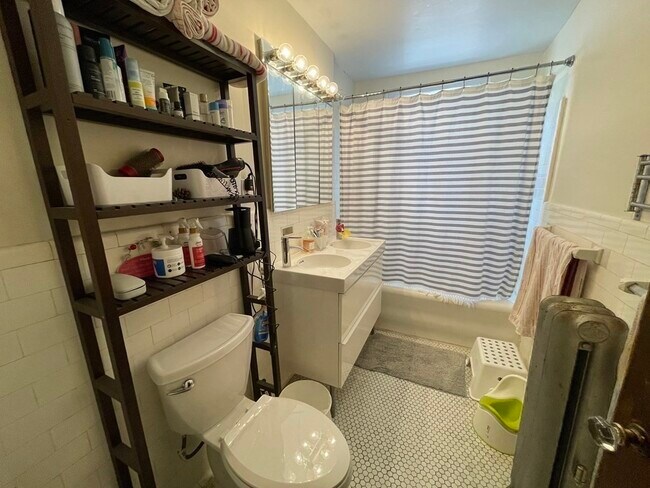 Building Photo - 78 Browne St