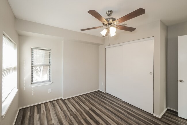 Building Photo - 6915 Eagle Ridge Dr