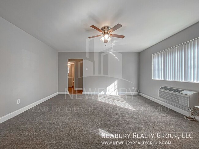 Building Photo - Modern One-Bedroom Apartment in Port Vue: ...