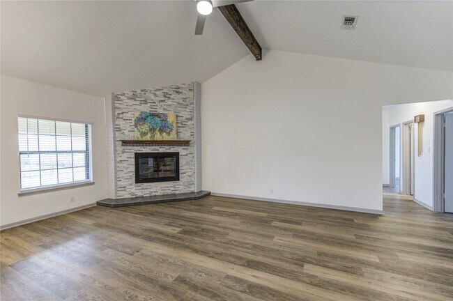 Building Photo - 7109 Kari Ln