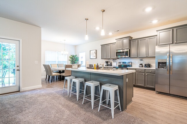 Building Photo - 176 Tybee Dr