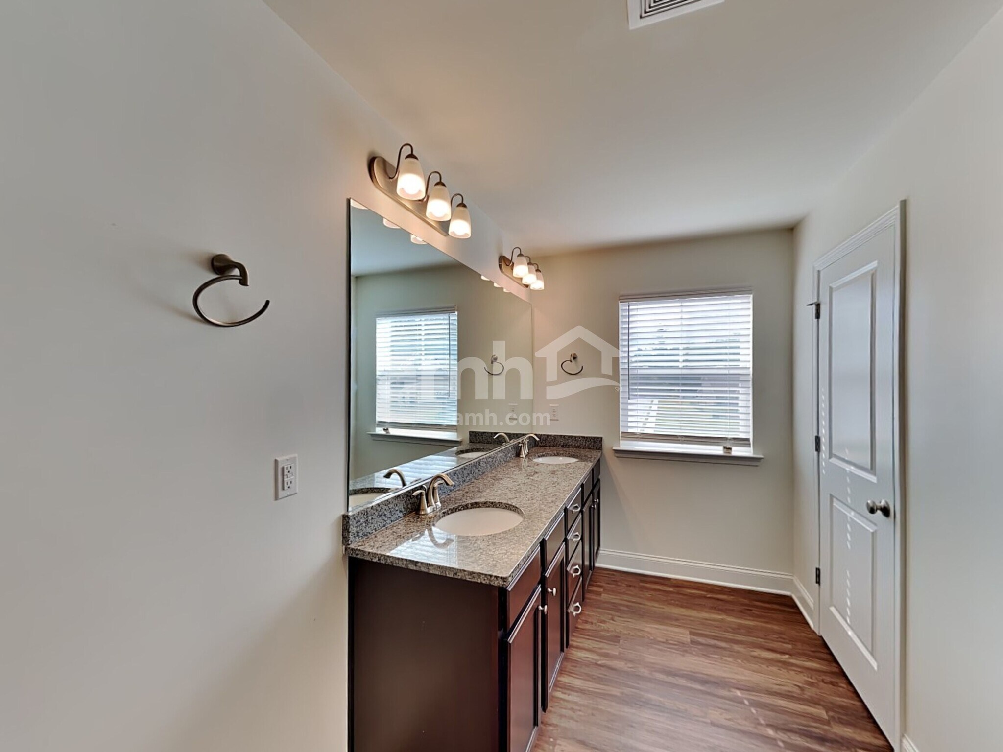 Building Photo - 2050 Brook Enclave Trail