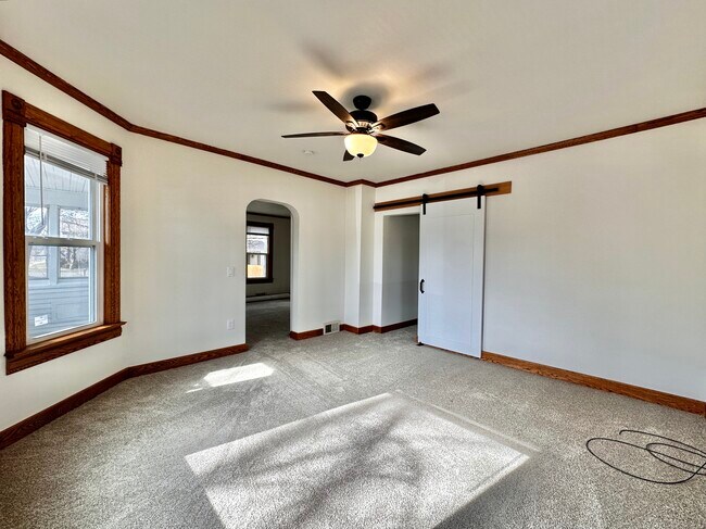 Building Photo - 1008 Giles St