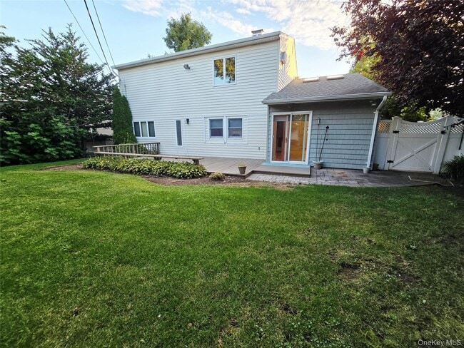 Building Photo - 104 Choir Ln