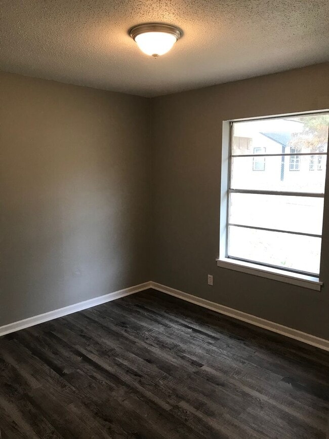 Building Photo - Available Now For Rent