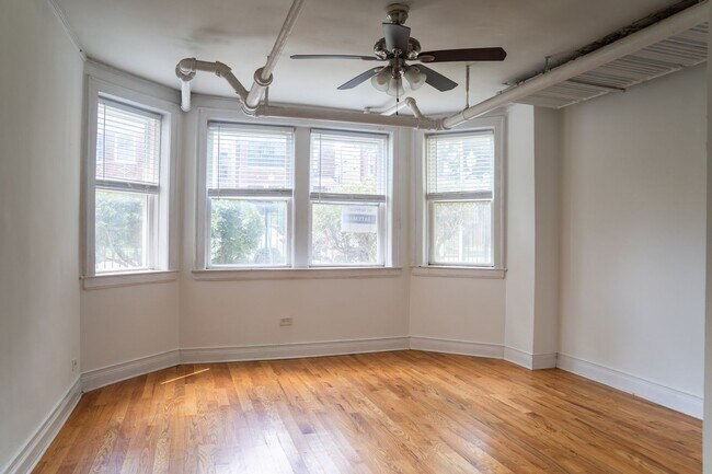 Building Photo - Albany Park - 1 Bed / 1 Bath, English Gard...
