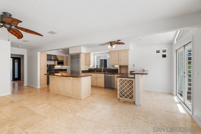 Building Photo - 2841 Cacatua St