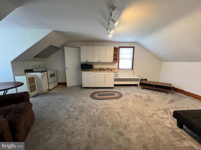 Building Photo - 1 Heighe St