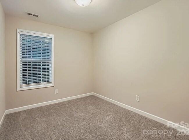 Building Photo - 4400 Tantilla Cir