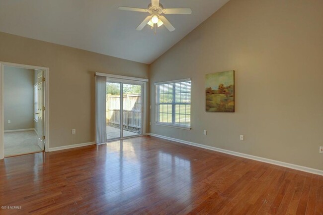 Building Photo - Charming 2-Bedroom Townhome in Independenc...