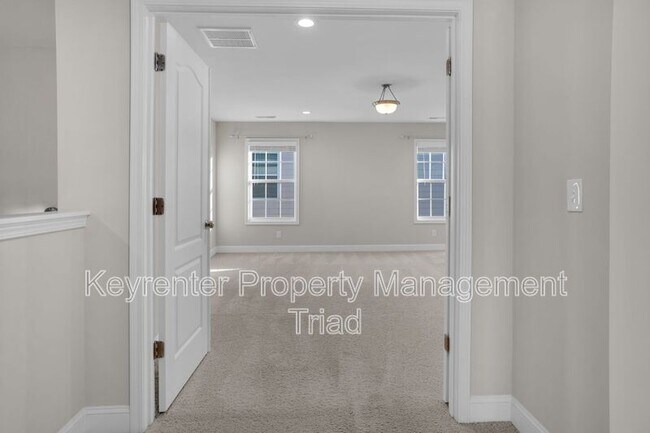 Building Photo - 5470 Noble View Dr