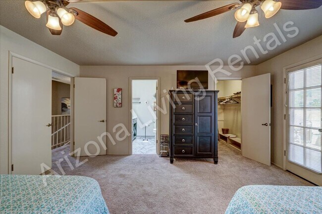 Building Photo - FURNISHED CONDO WITH POOL