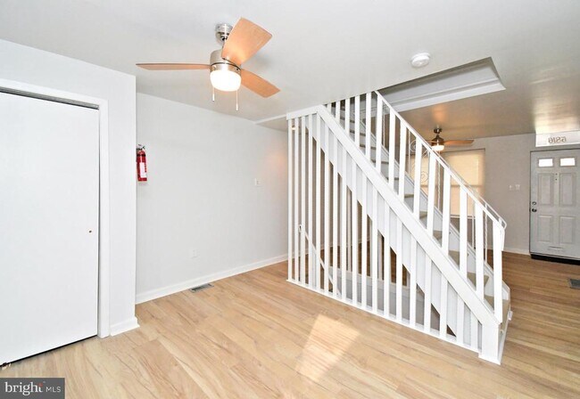 Building Photo - 5816 Knox St