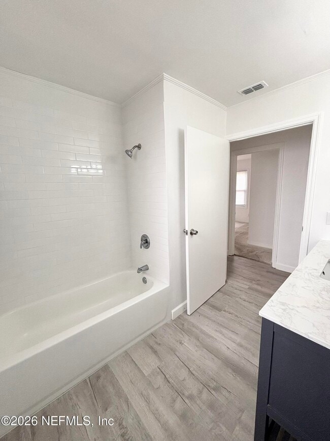 Building Photo - 1588 Hamilton St