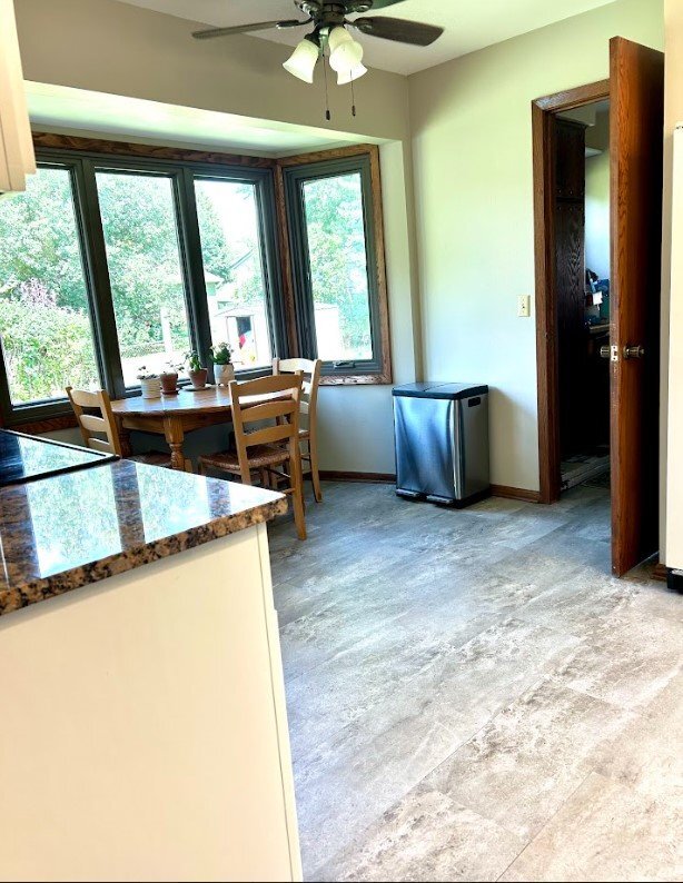 Building Photo - 50% off first month's rent!! Conveniently ...