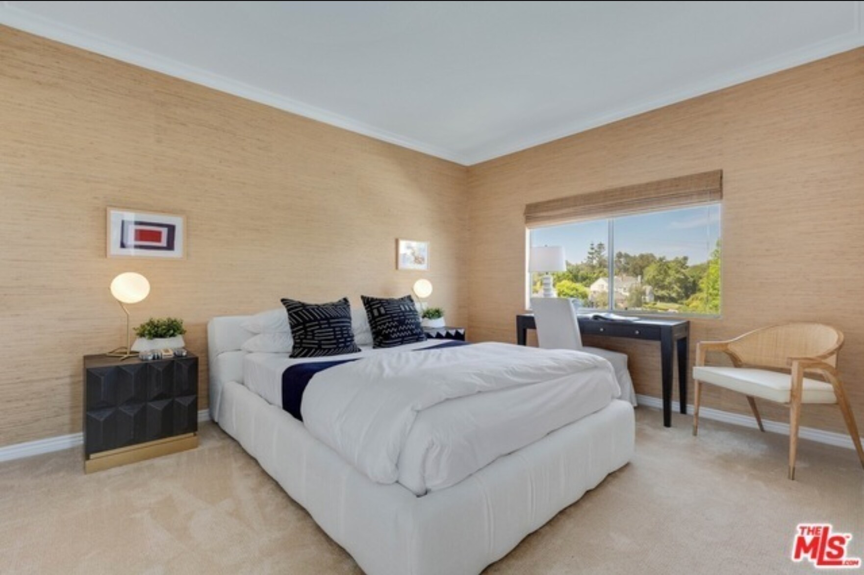 Building Photo - 612 S Barrington Ave