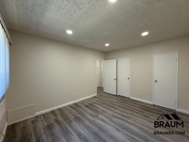 Building Photo - 5433 Sepulveda Blvd