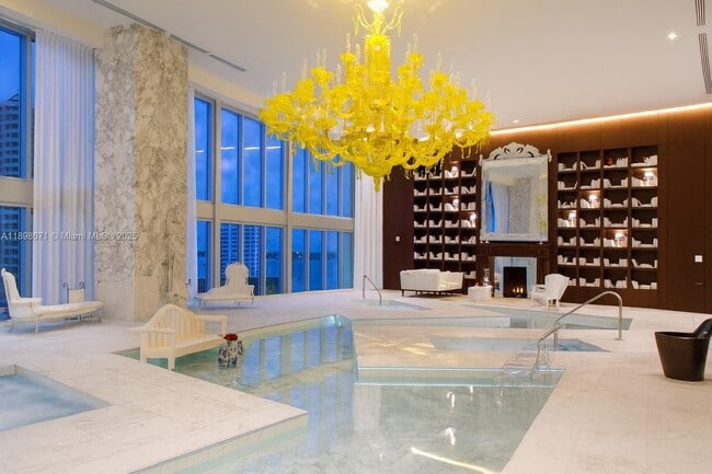 Building Photo - 475 Brickell Ave