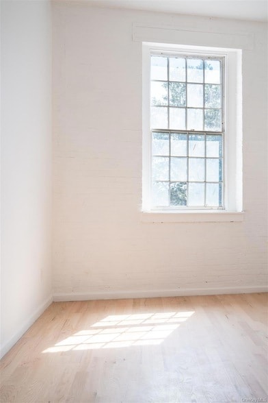 Building Photo - 155 S River St