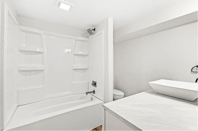 Building Photo - 19303 Summers Dr