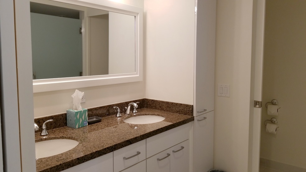 Second Bathroom. - 1837 Kalakaua Ave