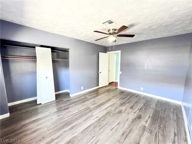 Building Photo - 5009 Mesa View Dr