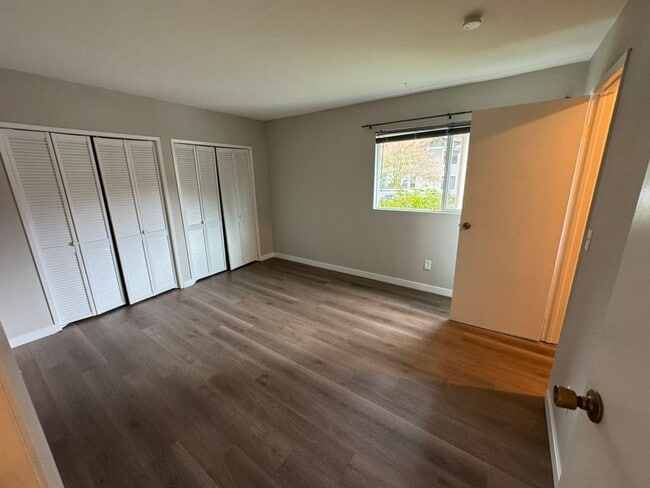 Building Photo - 2Bd/1Ba Kirkland Condo