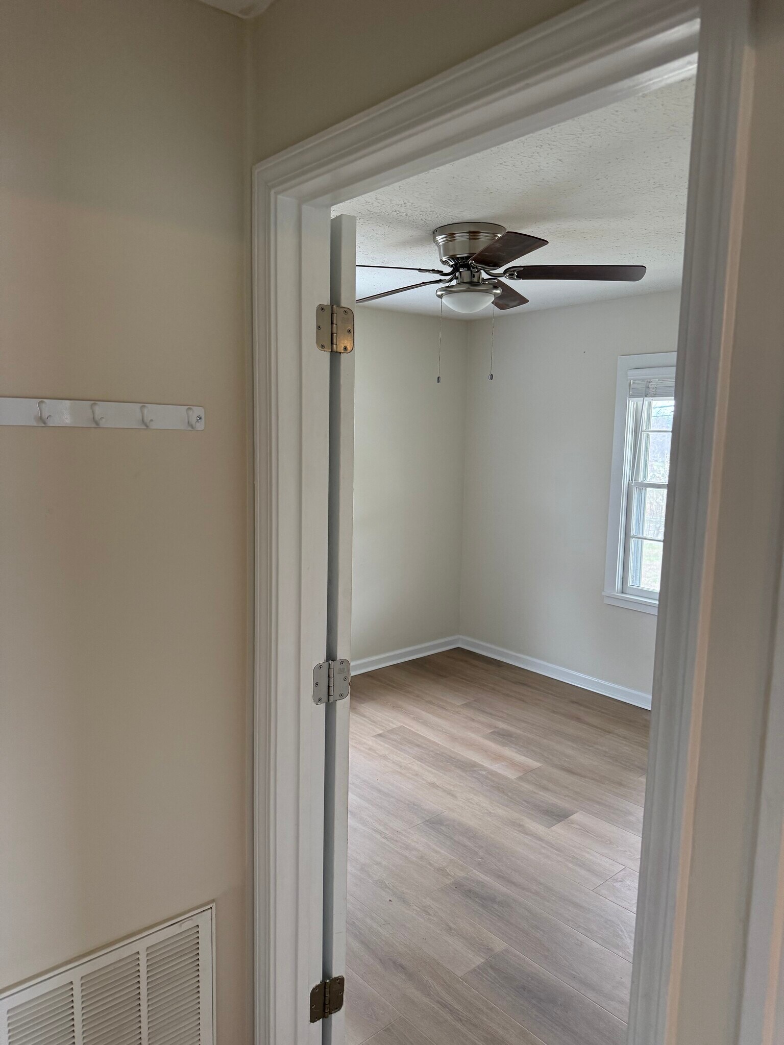 Building Photo - 112 Holland Dr