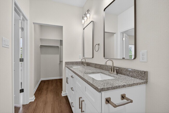 Building Photo - 3109 W 11th St