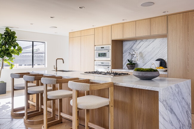 Building Photo - 7866 Fareholm Dr