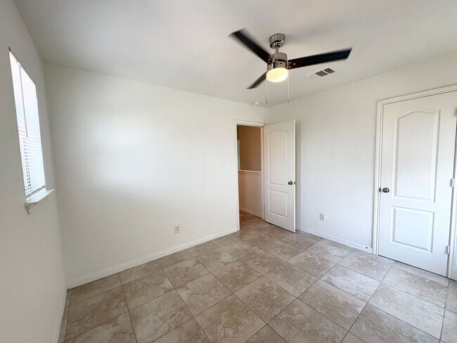 Building Photo - 2502 Perkins Pl
