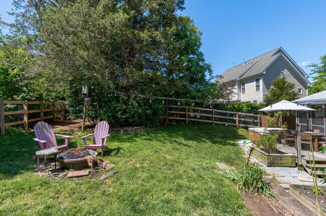 Building Photo - 2711 Ashland Dr