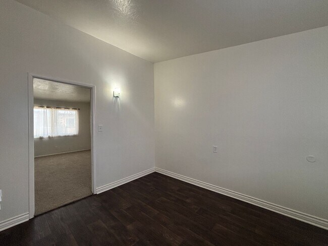 Building Photo - 45503 Cedar Ave